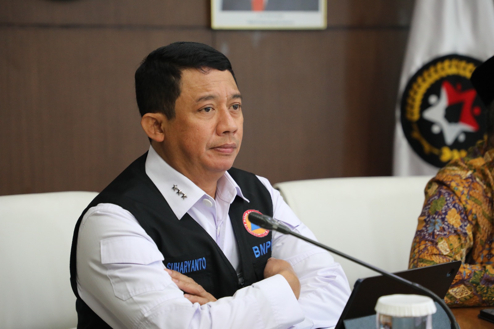 Kepala BNPB menghadiri undangan Menko PMK untuk melaksanakan Rapat Tingkat Menteri (RTM) yang membahas tentang kelanjutan bantuan kemanusiaan bagi negara Republik Vanuatu dan Myanmar di Kantor Kemenko PMK, Jakarta, Rabu (14/6).